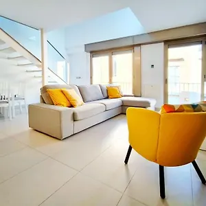https://moderno-apartamento-duplex-en-centro.catalonia-hotels.com